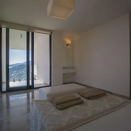 Swan Villa